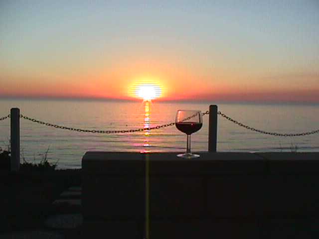 sunsetwine.jpg (13558 bytes)